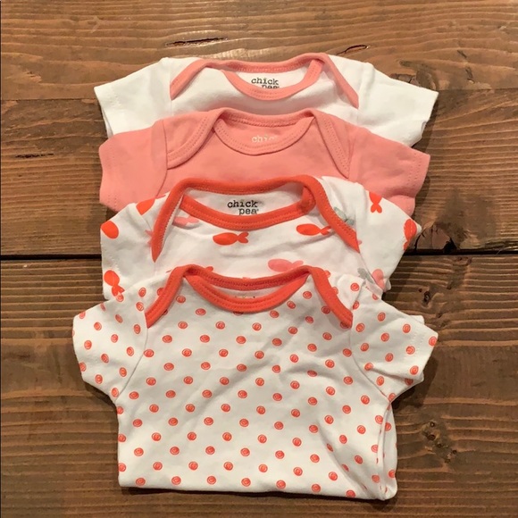 chick pea Other - Lot of 4 onesies